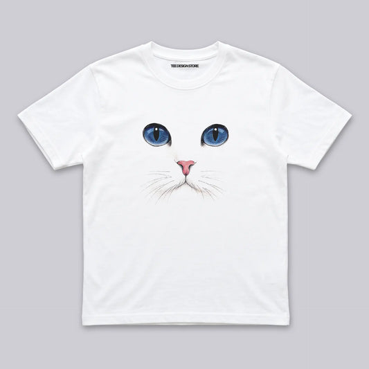 Blue eyes cat